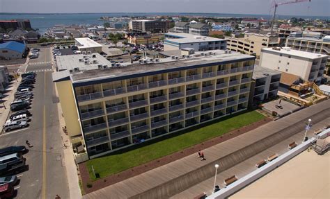 Howard Johnsons Oceanfront Boardwalk & Beach Cam